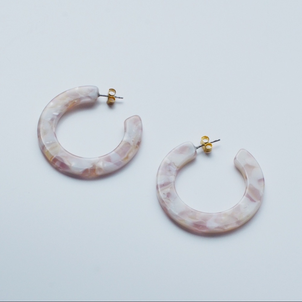 NWOT Madewell Marbled Resin Hoop Earrings Violet